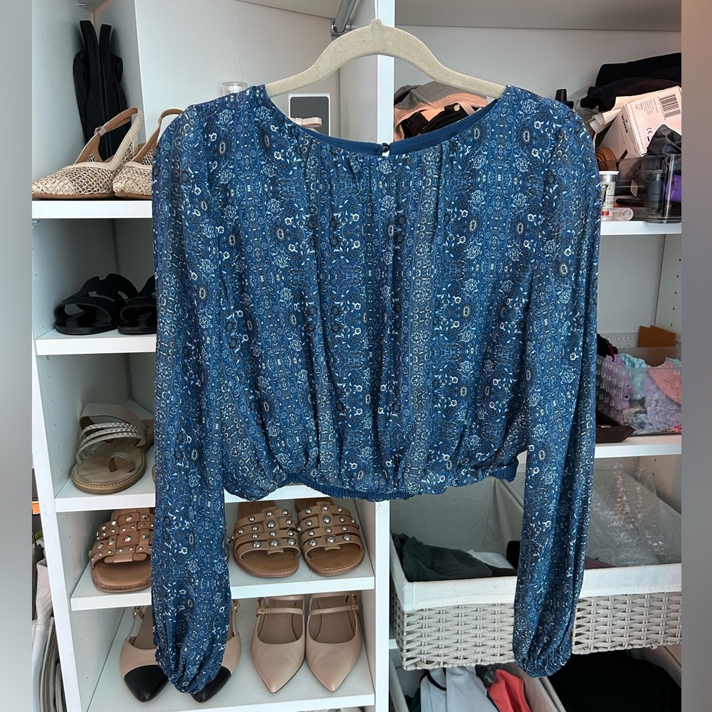 INTERMIX Paola Cropped Printed Voile Blouse in Blue (M)